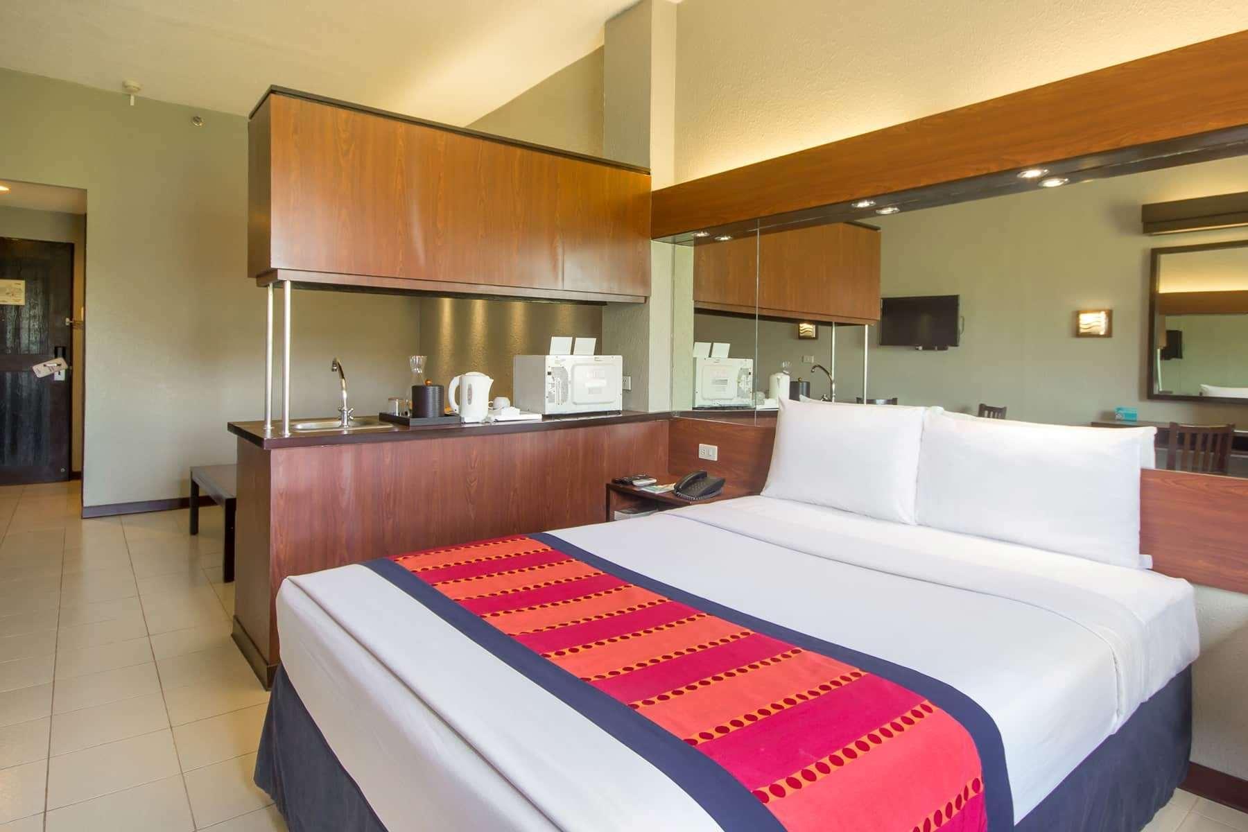 Microtel By Wyndham Eagle Ridge General Trias  Zewnętrze zdjęcie