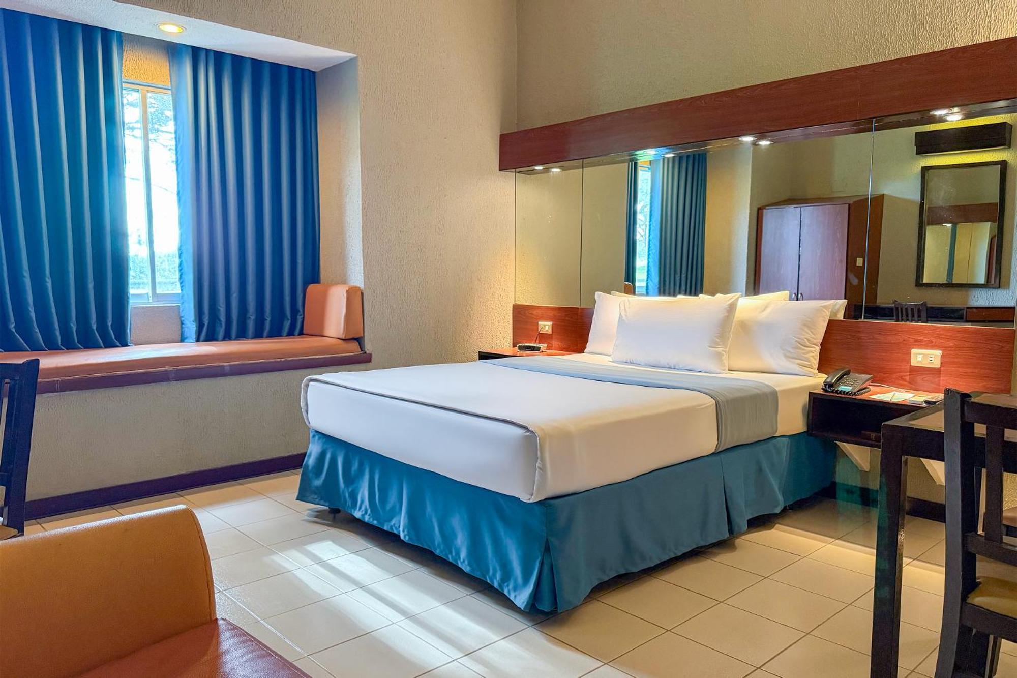 Microtel By Wyndham Eagle Ridge General Trias  Zewnętrze zdjęcie
