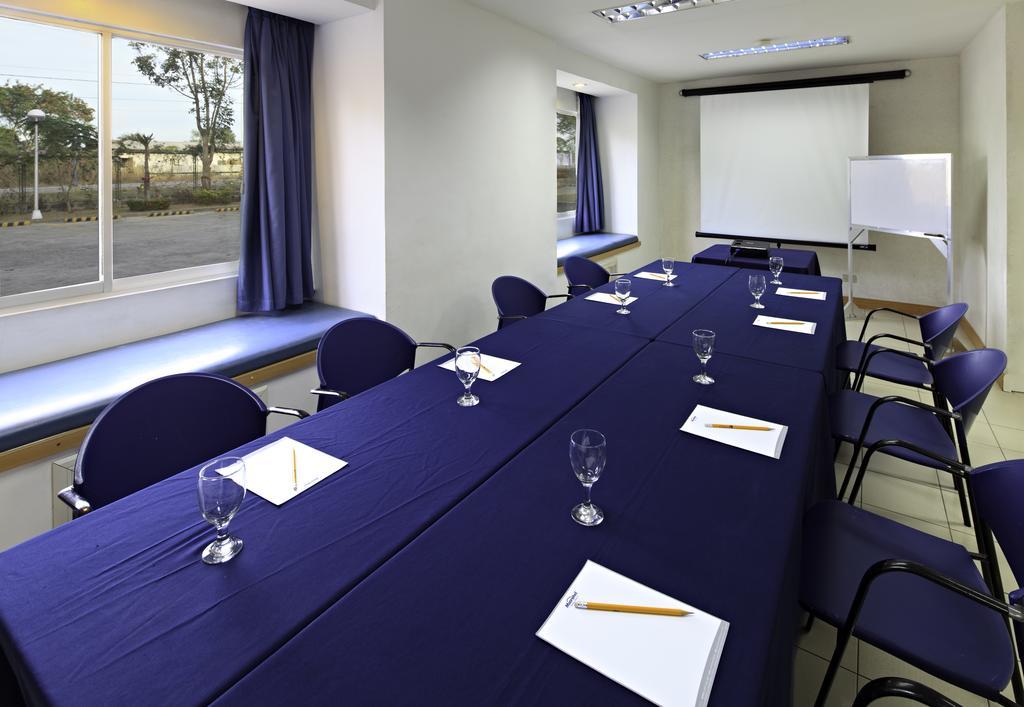 Microtel By Wyndham Eagle Ridge General Trias  Zewnętrze zdjęcie