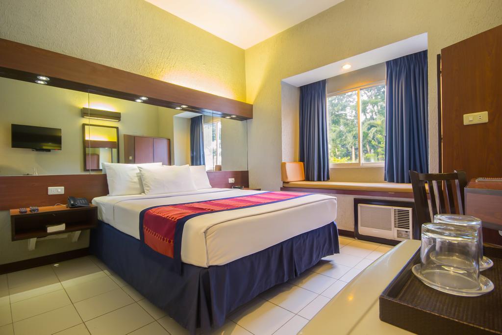 Microtel By Wyndham Eagle Ridge General Trias  Zewnętrze zdjęcie